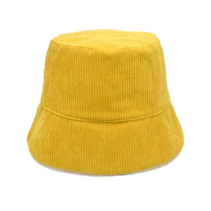 Détail de la texture en velours côtelé jaune d'un bob avec motifs à rayures verticales