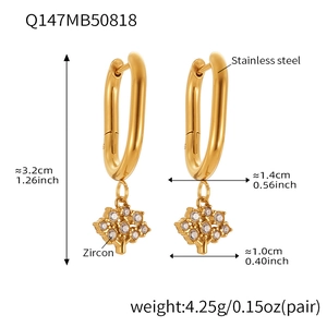 Détails des boucles d'oreilles Arbre de Vie en acier doré avec zircon et dimensions