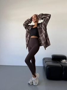 Retro plaid long sleeve shirt with crop top and high waist leggings casual outfit