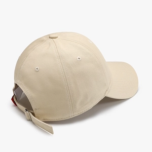 Casquette de baseball classique beige brodée en coton avec sangle de réglage arrière