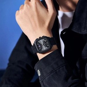 Montre carrée GEDI en silicone noir avec phase de lune et affichage chronographe
