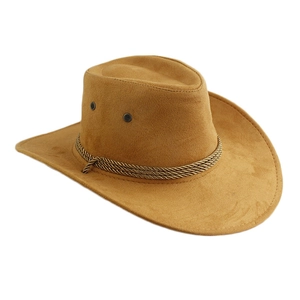 Détail d'un chapeau de cowboy en daim camel avec corde tressée et œillets en métal