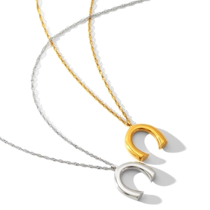 Minimalist stainless steel U-shaped pendant necklace in gold and silver twist chain