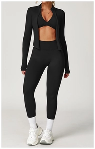 Schwarzes 3-teiliges Sportset mit Reißverschlussjacke, Knot-BH und High-Waist-Leggings