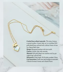 Détail du collier étoile avec incrustation en nacre sur un fond lifestyle haut de gamme