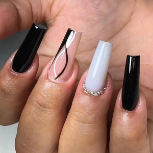 Ongles À Presser Long Coffin Minimaliste Noir Blanc Lignes Strass Brillants Faux Ongles Femmes