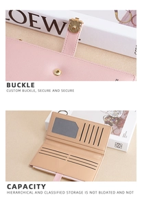 Detail der rosa Leder-Brieftasche mit Goldschnalle und Innenfächern mit vielen Schlitzen