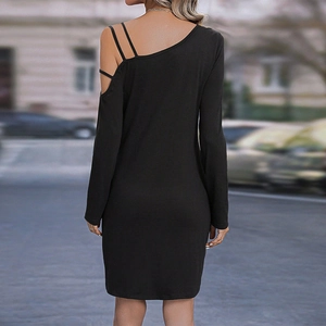 Elegante vestido negro con hombros descubiertos para mujer ajuste ceñido y manga larga anudada