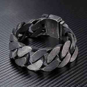 Retro wide Cuban chain link bracelet in 316L stainless steel for men with industrial design