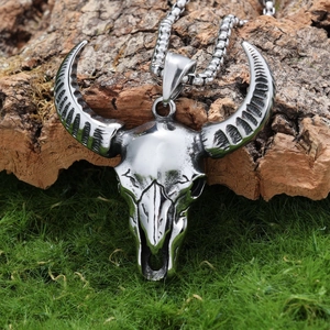 Bull Head Skull Pendant Necklace 316L Stainless Steel Gothic Punk Retro Jewelry Box Chain
