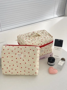Quilted white cotton makeup bag set with red heart print and large storage capacity