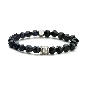 Bracelet en perles de grès bleu facetté et agate noire avec accents en acier inox