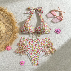 Ensemble bikini à imprimé fleuri avec culotte à volants taille haute et haut licou