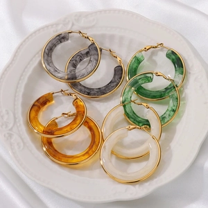 Boucles D'oreilles Créoles En Forme De C Avec Résine Marbrée Et Monture En Acier Inoxydable Bijoux Rétro Pour Femmes