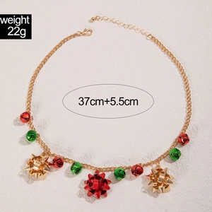 Détail du collier de Noël avec cloches rouges et vertes, longueur de 37cm plus 5,5cm
