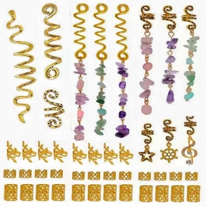 Set accessori trecce etniche con ciondoli in cristallo naturale e anelli in metallo