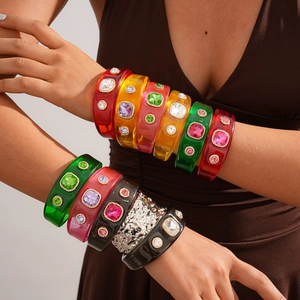 Vintage resin geometric bangles featuring colorful rhinestones and hammer texture finish