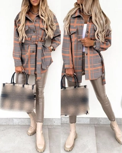 Detailansicht Damen Wollmantel mit orange-grauem Karomuster und passendem Taillengürtel