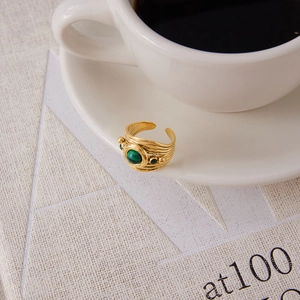 Vintage 18K gold stainless steel ring with green malachite and layered open-band design