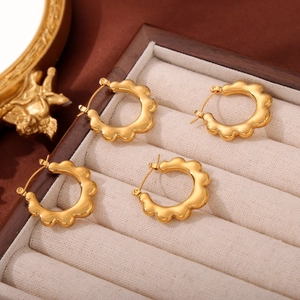 Titanium Steel Wave Edge Hoop Earrings For Women Minimalist Scalloped Flower Petal Design Gold Silver Plated Fashion Jewelry