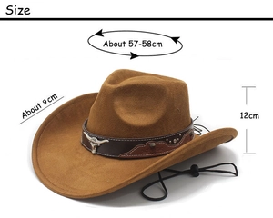 Dettaglio cappello da cowboy in finta pelle scamosciata marrone con logo toro e misure
