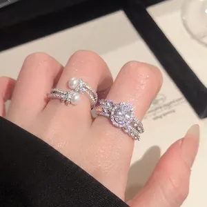 Elegant zircon pearl oval ring and pavé crossover ring in s925 silver finish for women