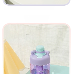 Detail of 1000ml sports water bottle with tea infuser and clear capacity markings