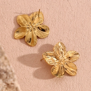 Elegant 18K gold plated stainless steel floral petal stud earrings with brushed texture