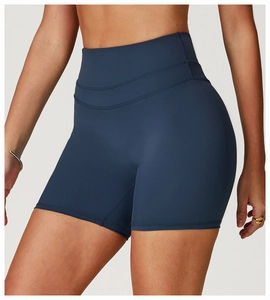 Détail du short de yoga taille haute bleu marine avec coutures plates renforcées