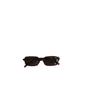 Vintage rectangle sunglasses for women featuring stylish amber tortoiseshell frame design