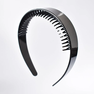 Diadema negra antideslizante con dientes de peine para lavar la cara y el cabello