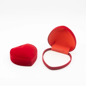 Romantic red heart-shaped velvet jewelry box for rings and earrings in a premium finish