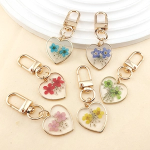 Heart Keychain With Real Dried Flowers Resin Gold Alloy Forget-Me-Not Bag Charm Pastoral Style For Women