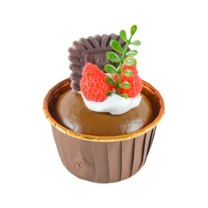 Ρεαλιστικό μοντέλο cupcake σοκολάτας PU με κόκκινες φράουλες και πράσινο διακοσμητικό φύλλο