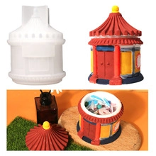 Dettaglio dello stampo in silicone e del contenitore a forma di pagoda cinese finito