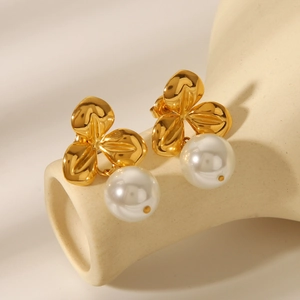 Orecchini a fiore in oro 18k stile vintage francese con perle bianche eleganti