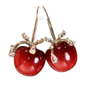 Élégantes boucles d'oreilles cerises avec fruits rouges et nœuds en zircon brillants
