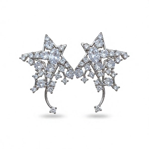 Sparkling star stud earrings with clear cubic zirconia in a elegant silver plating design