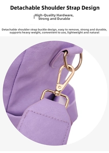 Detail des lila matten Rucksacks mit abnehmbarem goldenem Metall-Karabinerverschluss