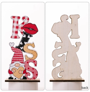 Front and back views of a wooden KISS gnome tabletop sign for Valentine decoration