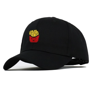Casquette de baseball en coton noir avec broderie de frites jaunes de style cartoon