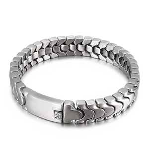 Herren Armband aus Titanstahl im Industrie-Stil mit mattem Finish in Silbergrau