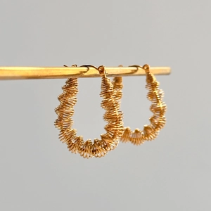 Chic 18k gold plated stainless steel hoop earrings with woven texture and wave design