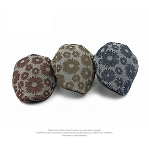 Trois casquettes plates vintage à motif floral pour l'automne et l'hiver