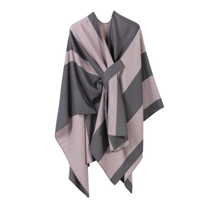 Weiches zweifarbiges Cape-Poncho mit Streifen in Grau und Rosa für Damen-Mode