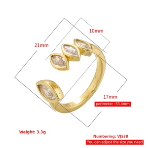 Technical diagram showing 17mm inner diameter and dimensions of gold leaf heart ring