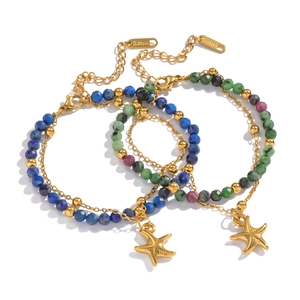 Bracciale a doppio strato in acciaio placcato oro 18K con ciondolo a stella marina e pietre
