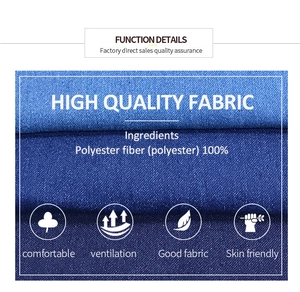 Detail von hochwertigem 100 % Polyester Denim Stoff in Dunkelblau mit Texturbeschreibung
