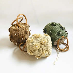 Woven Straw Bucket Bag Artificial Pearl Flower Decoration Wooden Round Handle Drawstring Interior Vacation Summer Handbag Women