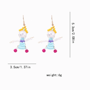 Detailed size specifications for handmade beaded cartoon earrings weighing six grams